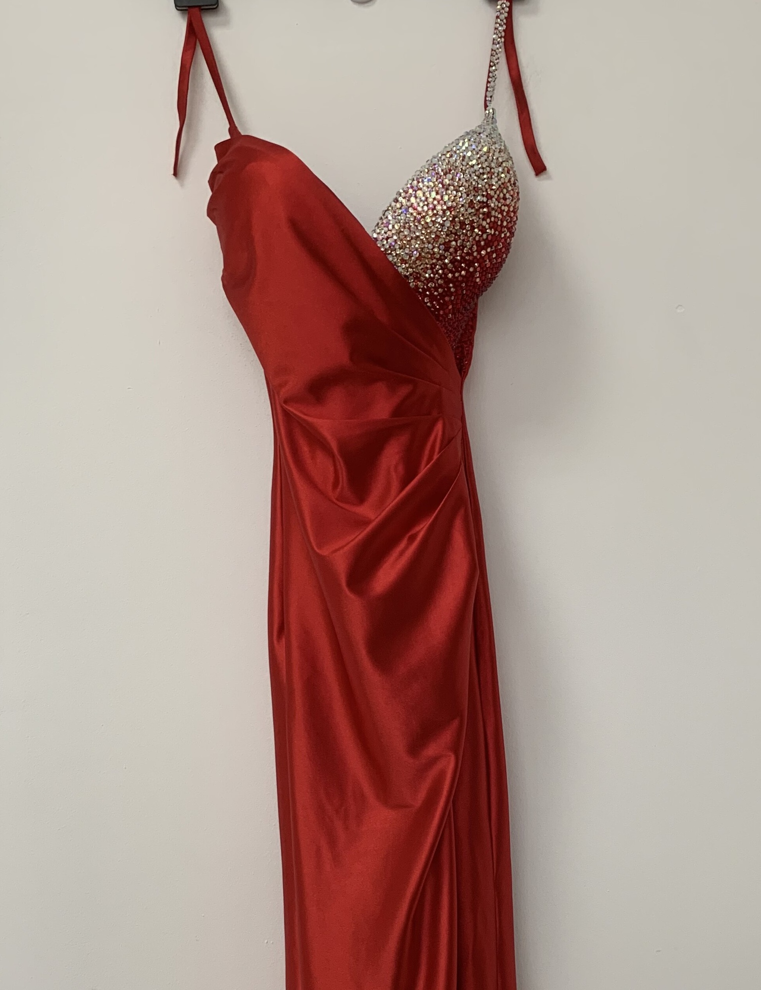 img_145553_2000x2000_584 Hollywood Red - Image 1