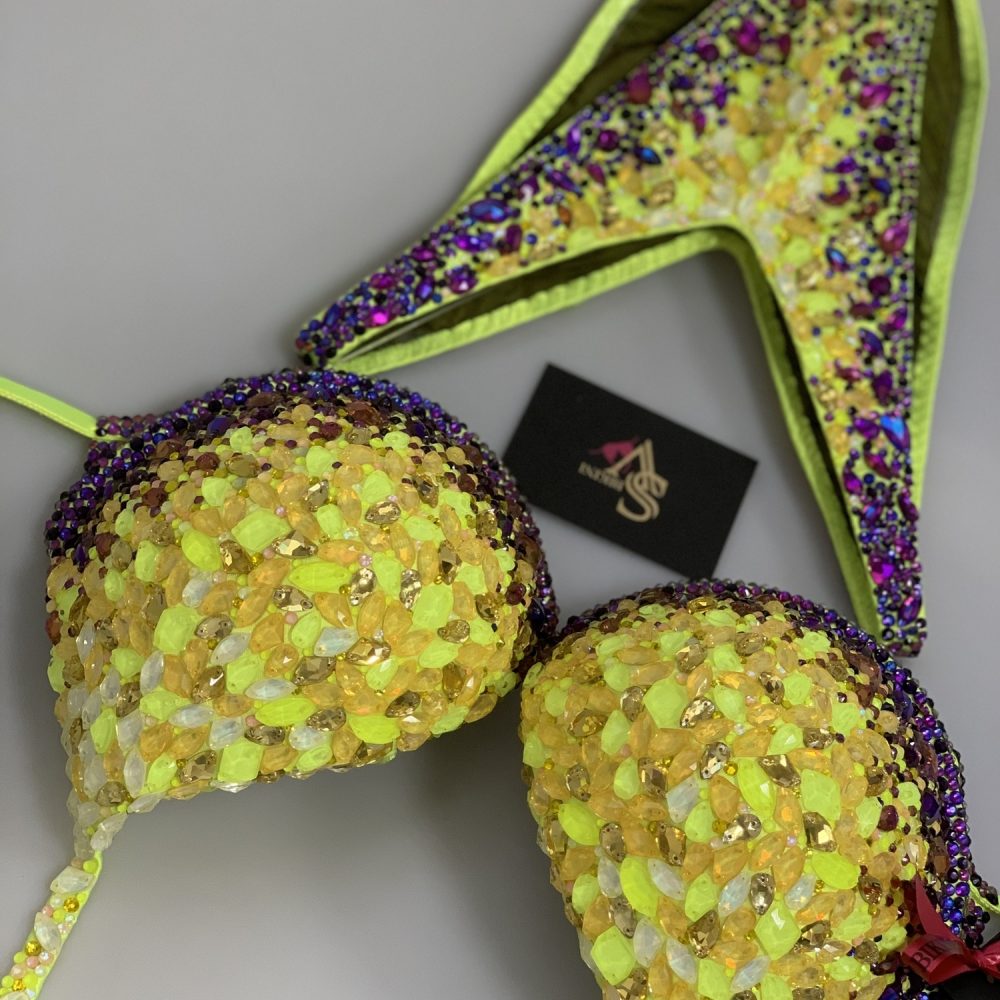 Pineapple in chocolate