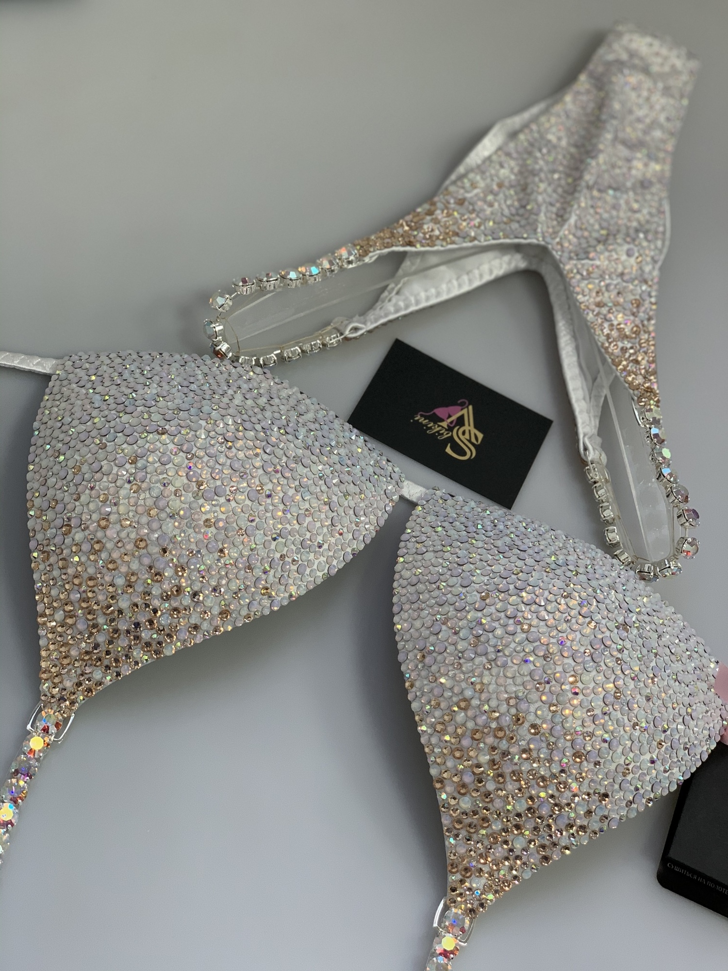 img_2441_2000x2000_436 Champaigne Splashes - Image 1