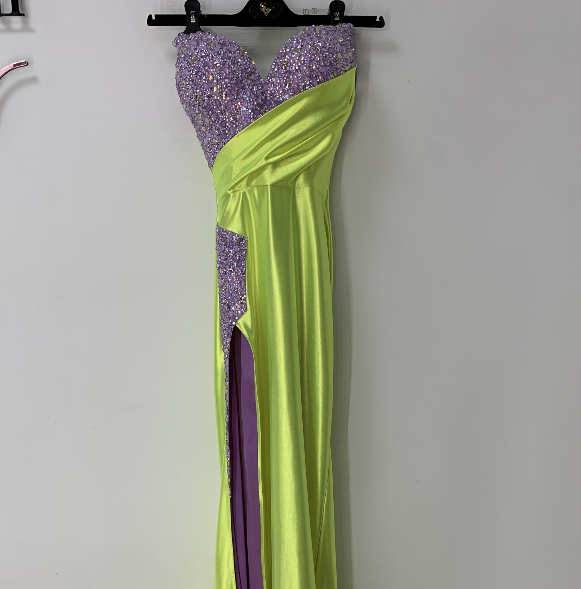 img_4990_2000x2000_584 Wonder Woman - Image 1