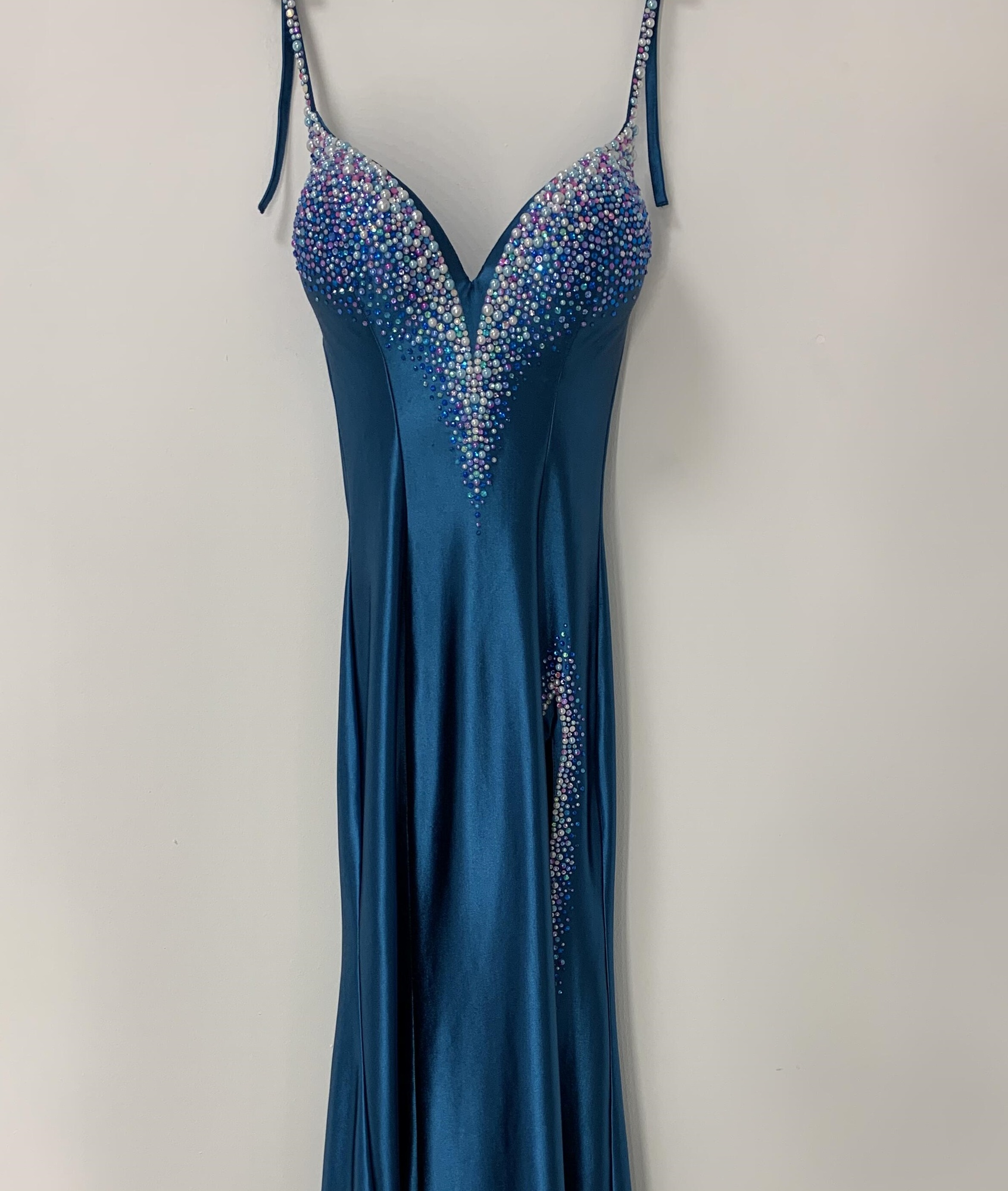 img_61203_2000x2000_584 Sea Harbour - Image 1