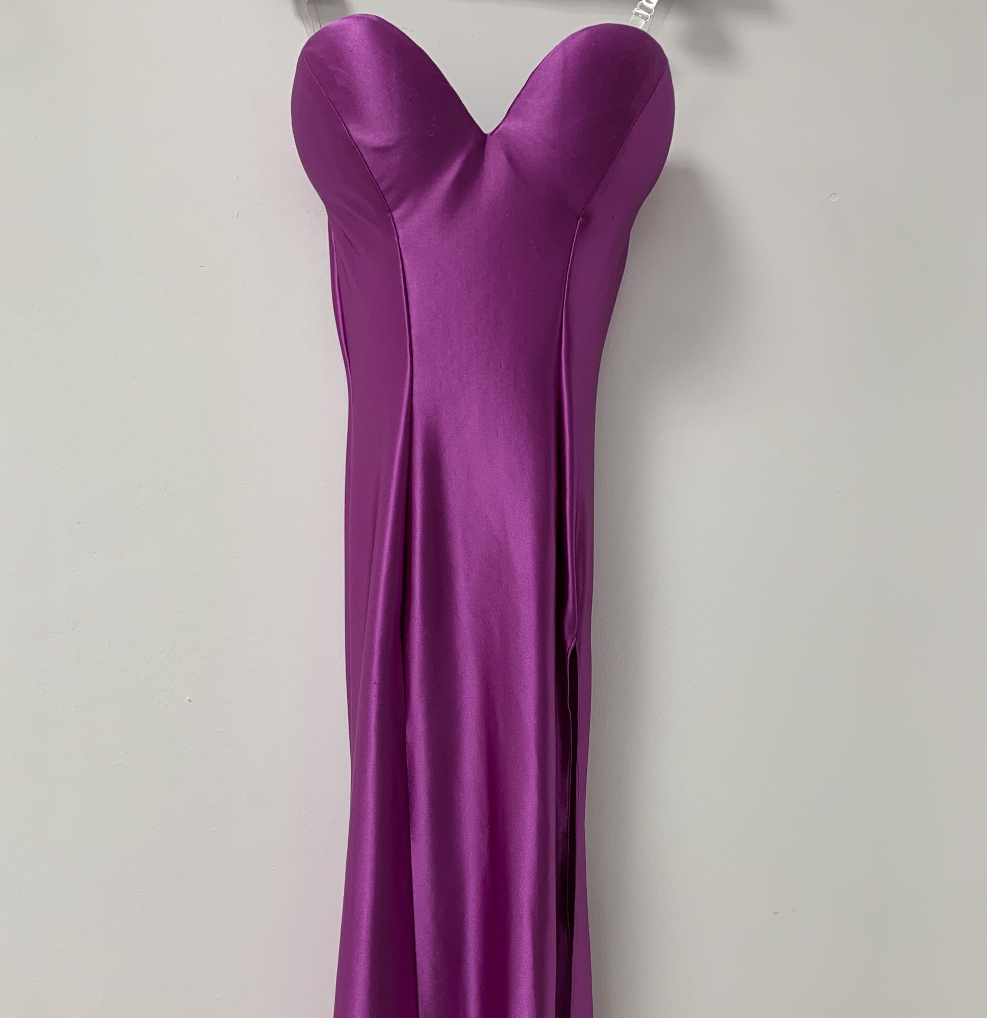 img_66651_2000x2000_584 Violet Fuchsia satin - Image 1