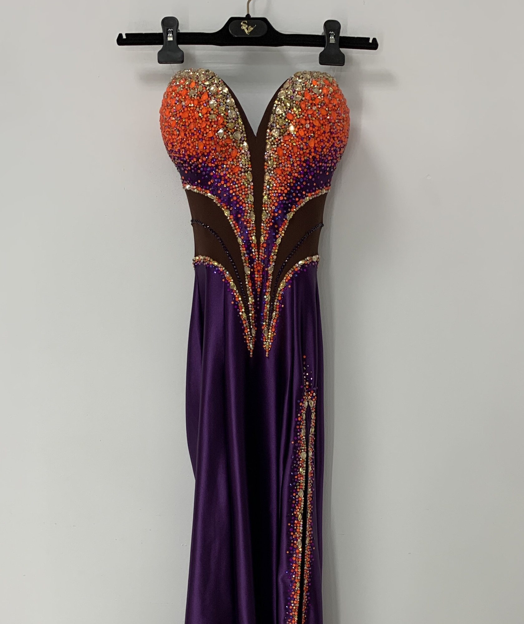 img_7351_2000x2000_584 Charmer - Image 1